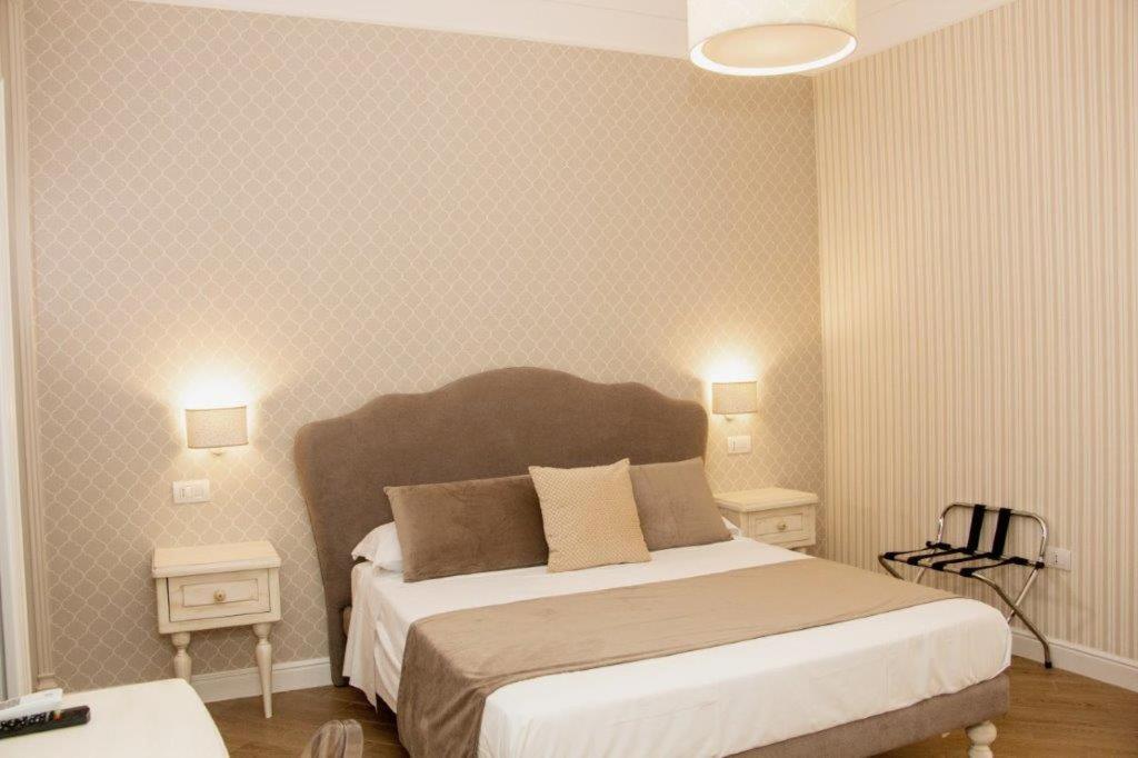 Florita Napoli Hotel Екстериор снимка