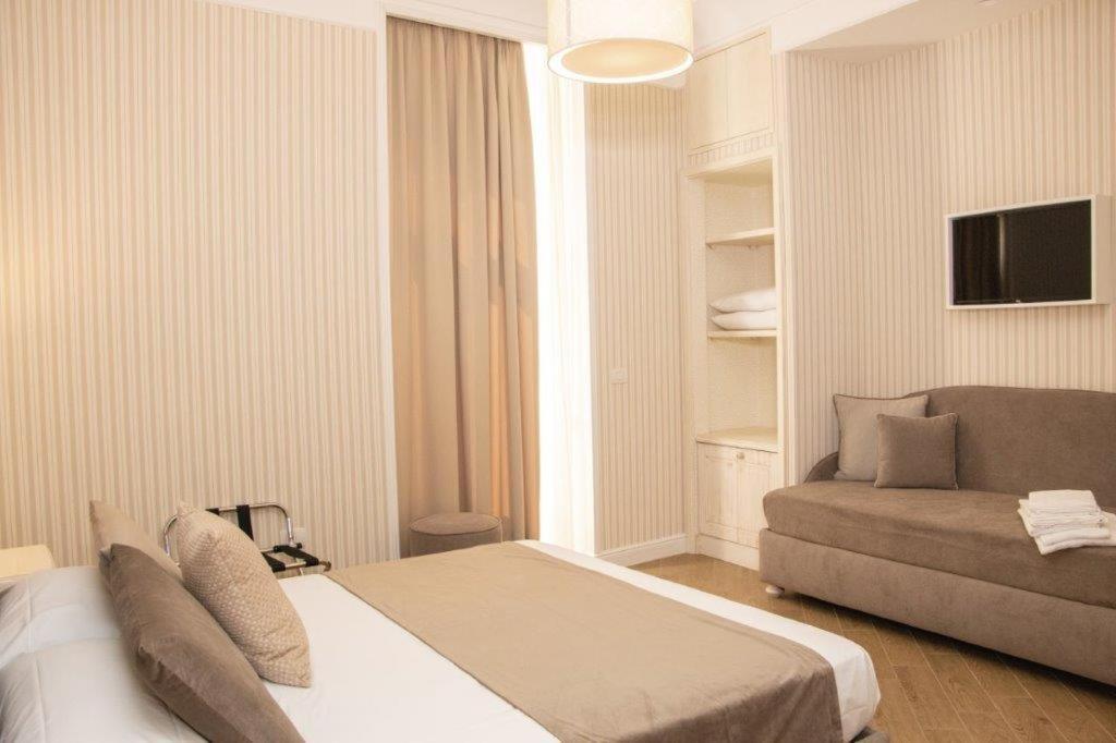 Florita Napoli Hotel Екстериор снимка