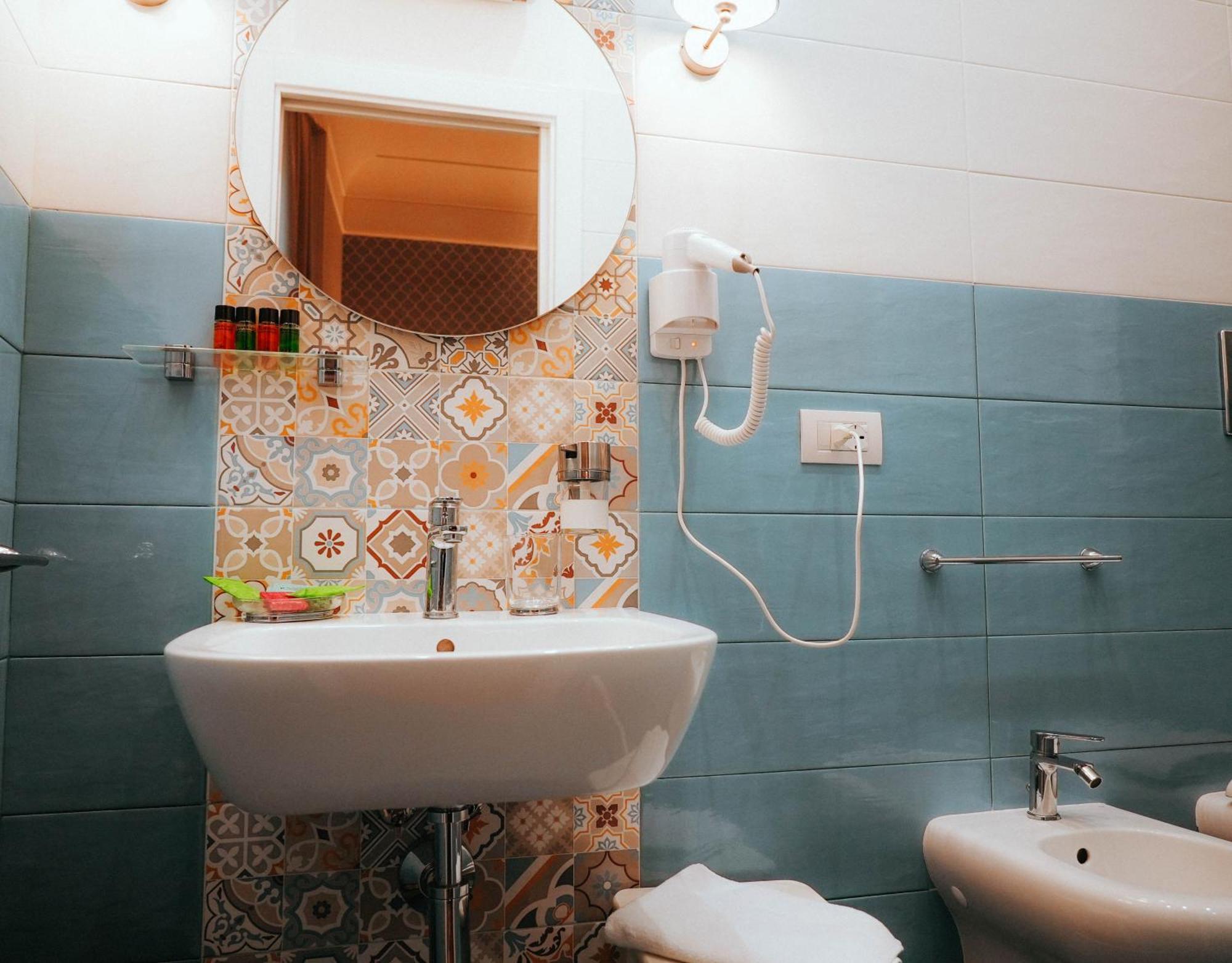 Florita Napoli Hotel Екстериор снимка
