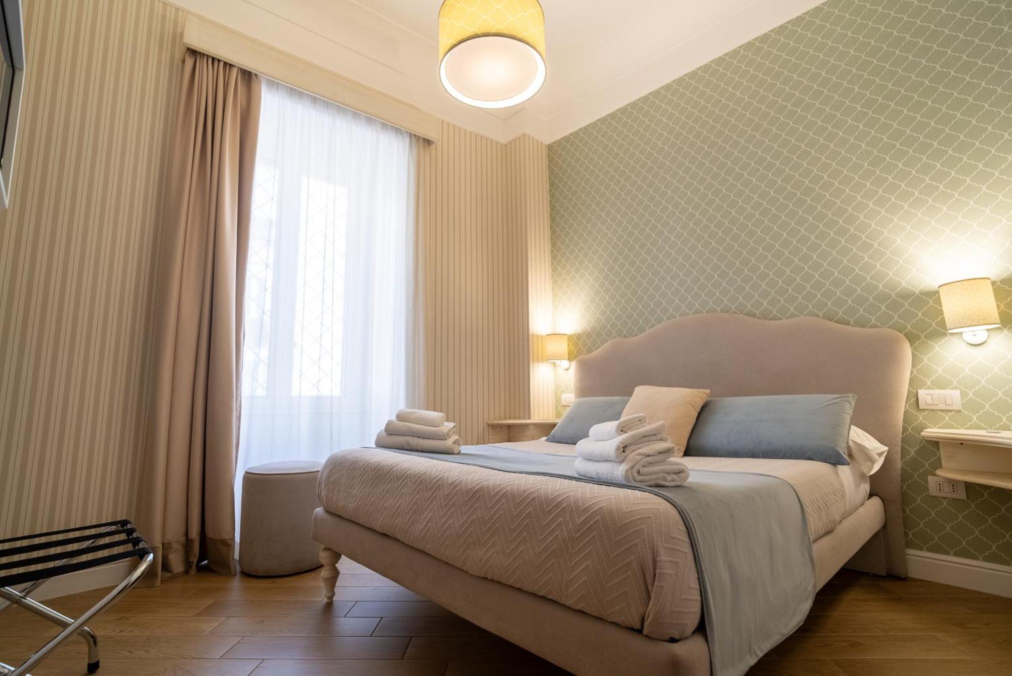 Florita Napoli Hotel Екстериор снимка