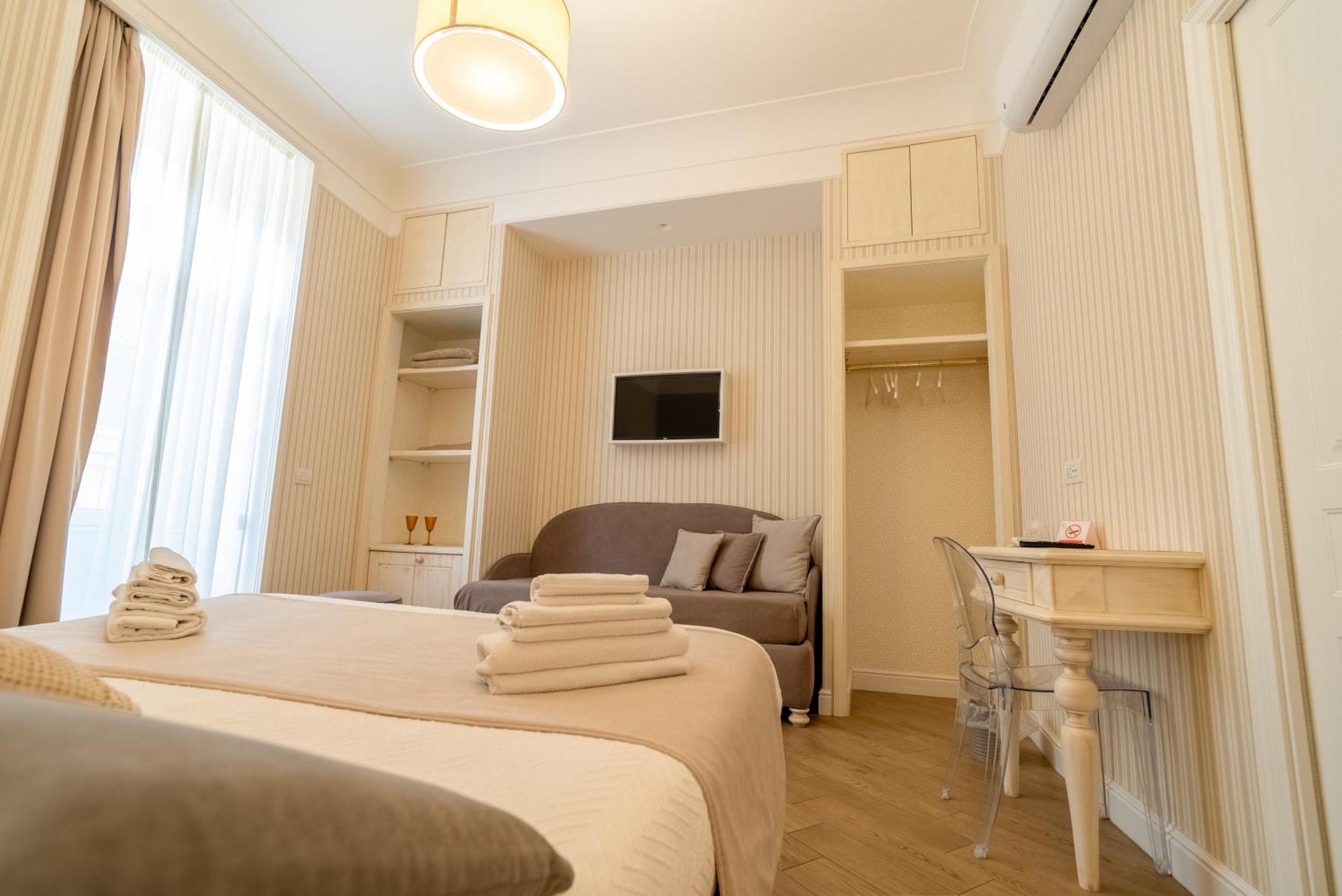 Florita Napoli Hotel Екстериор снимка