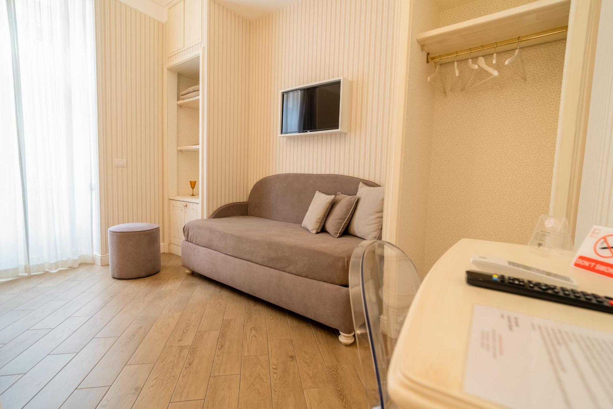 Florita Napoli Hotel Екстериор снимка