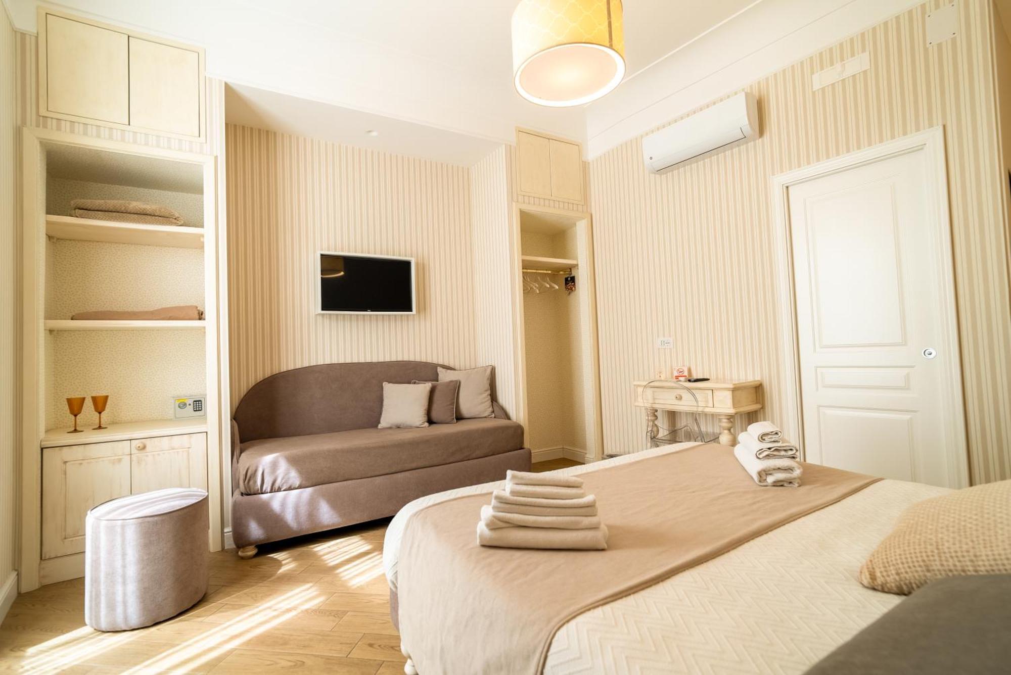 Florita Napoli Hotel Екстериор снимка