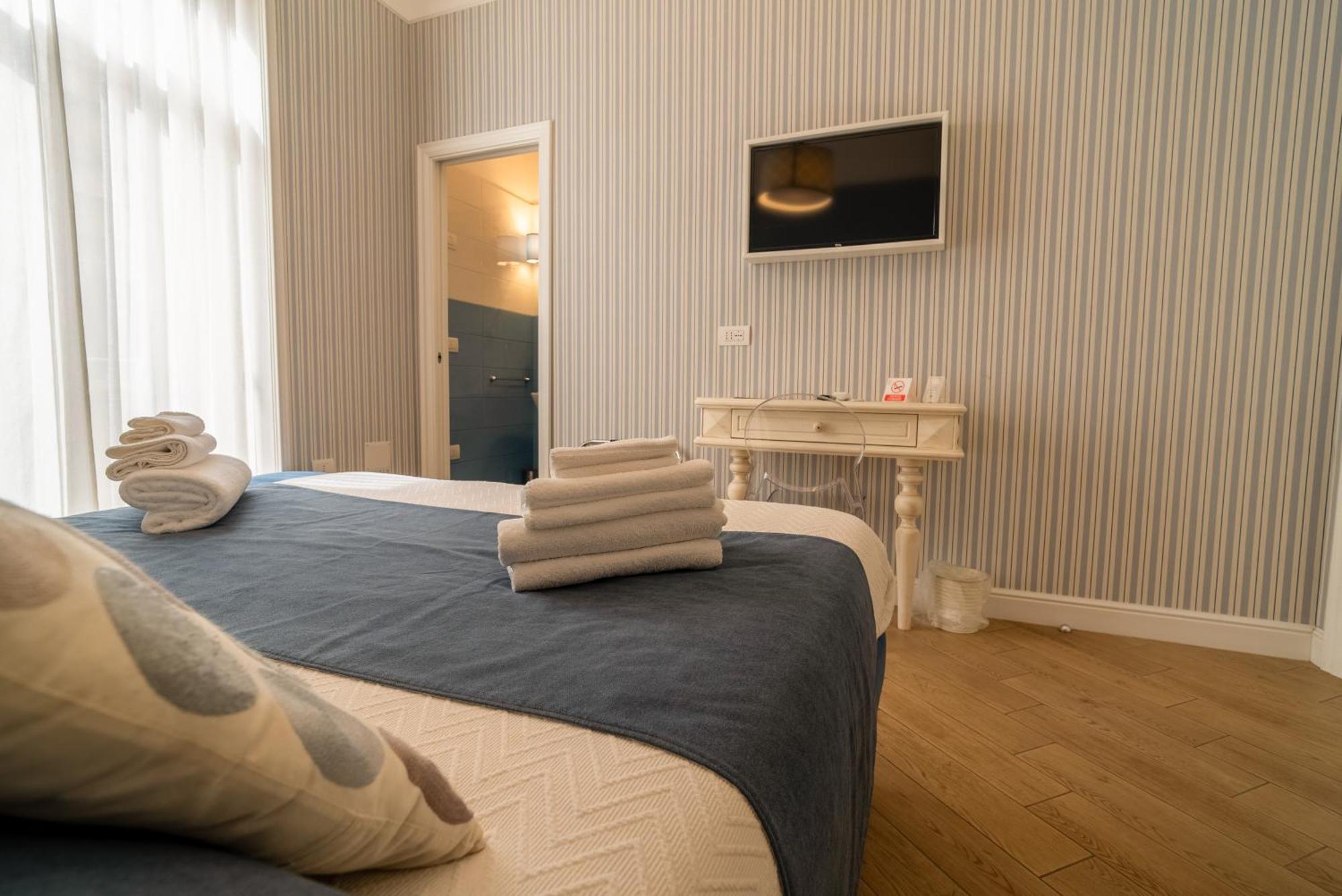 Florita Napoli Hotel Екстериор снимка