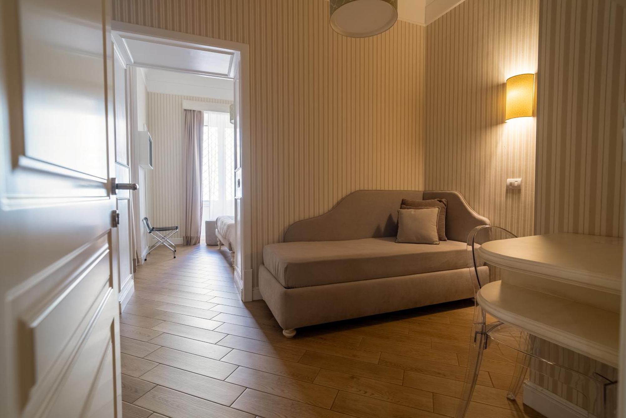 Florita Napoli Hotel Екстериор снимка