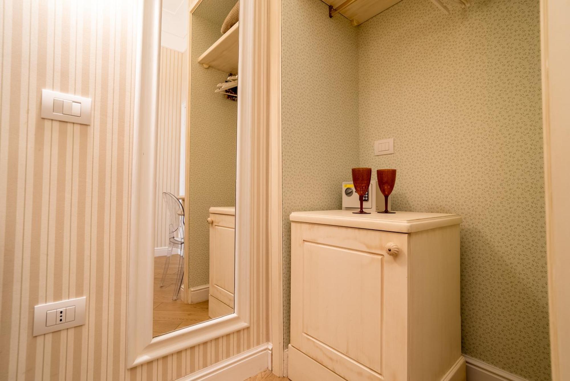 Florita Napoli Hotel Екстериор снимка