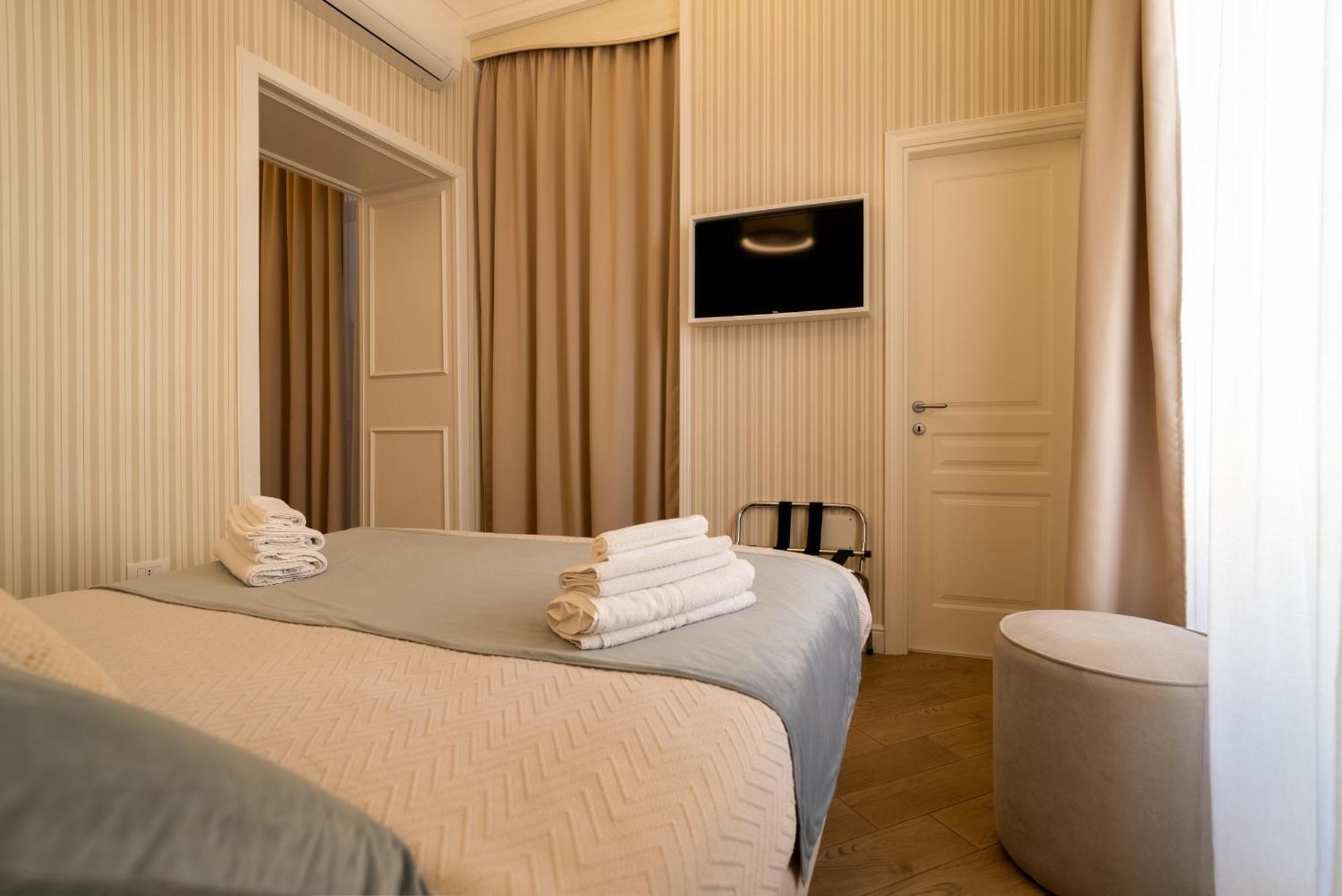 Florita Napoli Hotel Екстериор снимка