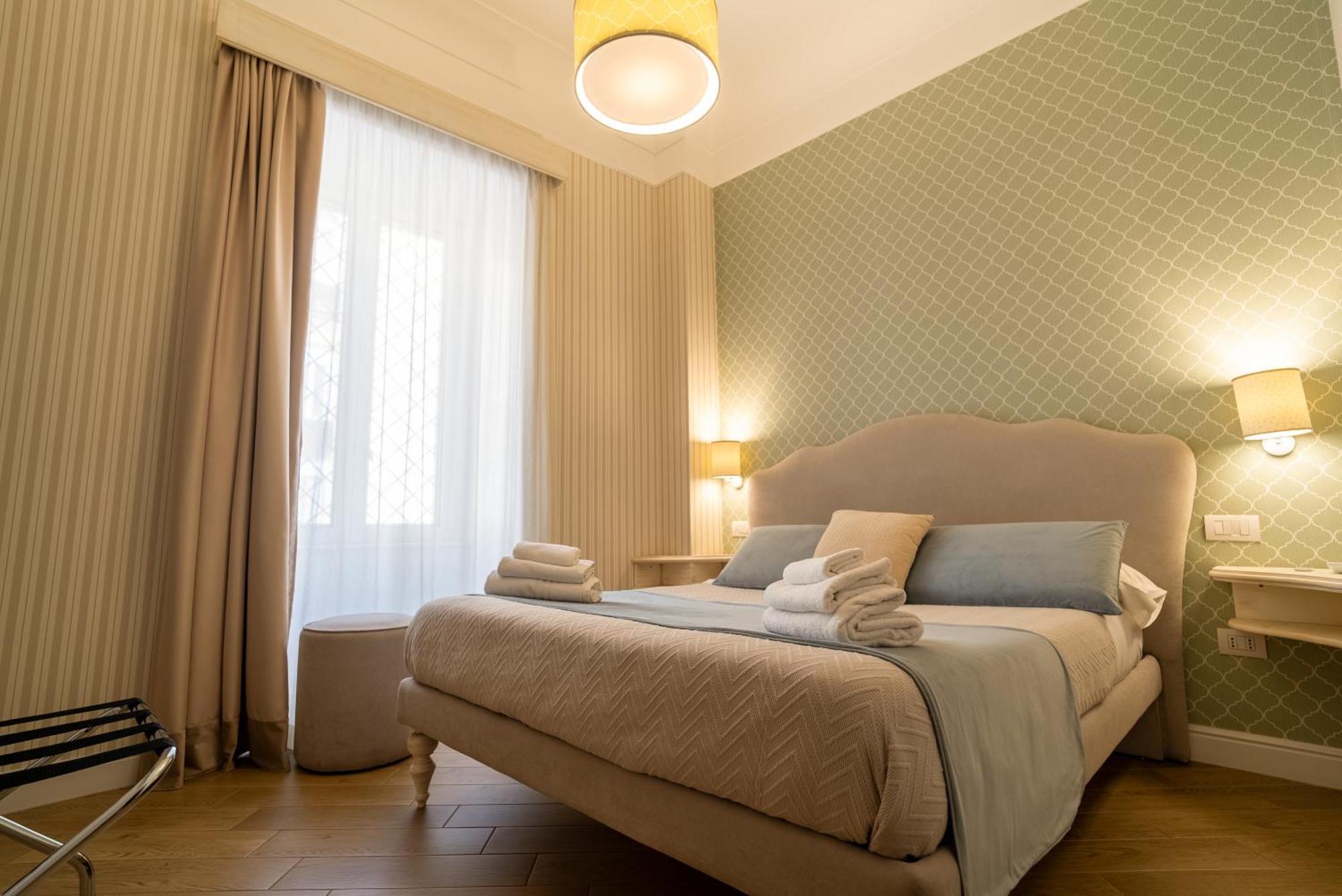 Florita Napoli Hotel Екстериор снимка