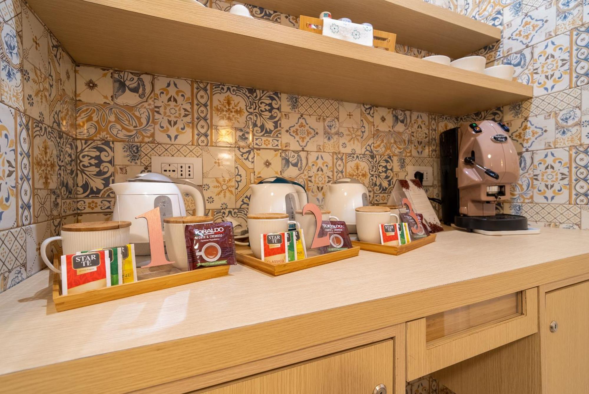 Florita Napoli Hotel Екстериор снимка