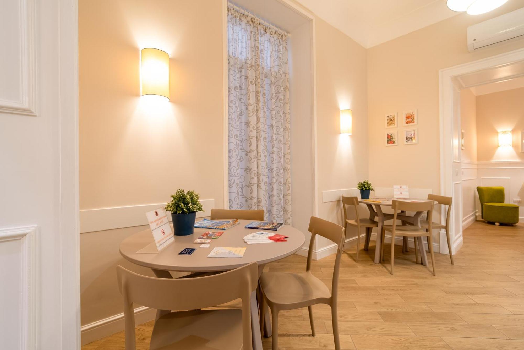 Florita Napoli Hotel Екстериор снимка